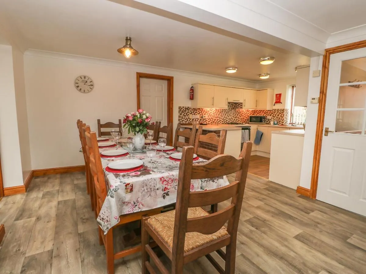 Airy Hill Farm Cottage Whitby 0*,